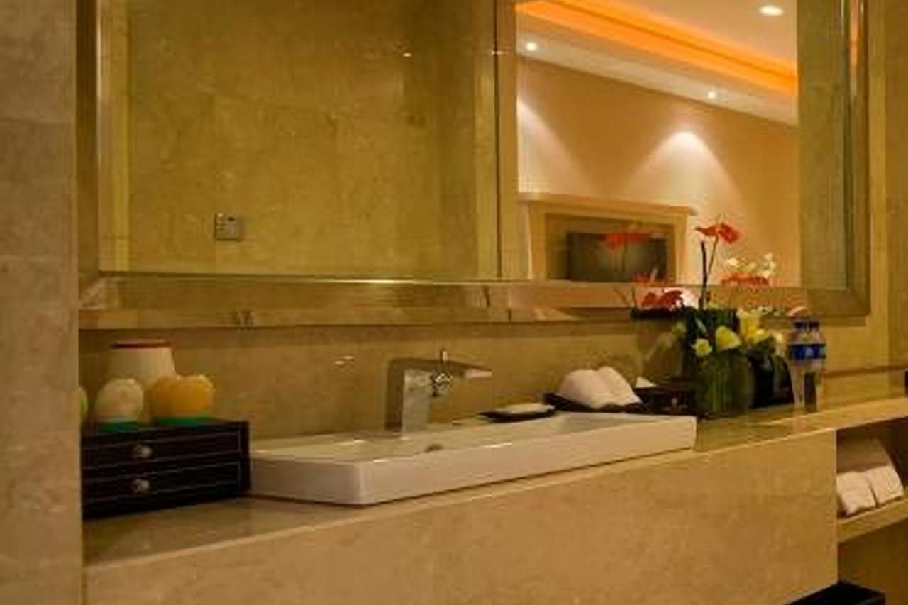Hongshan Hotel Wuhan Buitenkant foto